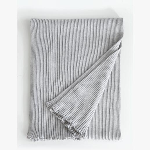 3-in-1 geplooide stola  Een zeer veelzijdige stola: perfect als smalle sjaal, grote omslagdoek en zelfs als lichte, warme plaid te gebruiken.