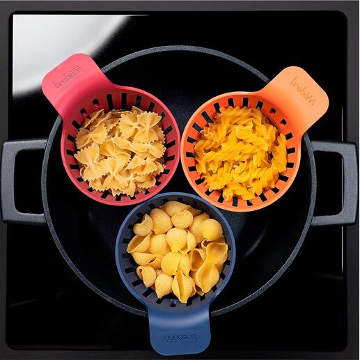 Kookmanden, 3-delige set, in verschillende kleuren met pasta.