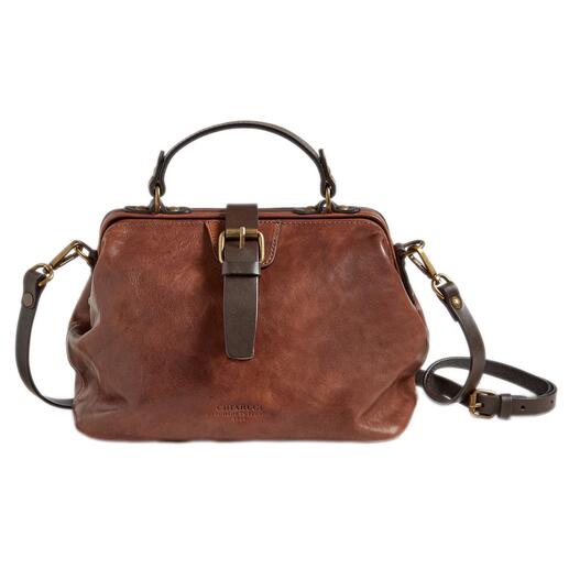 Bruine Doctor Bag op een witte achtergrond