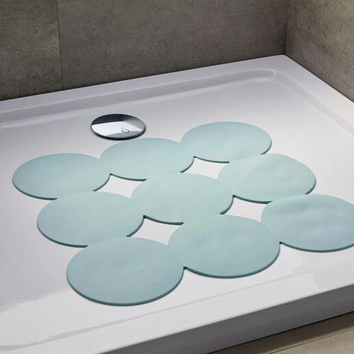 Antislipmat in een doucheruimte met duidelijke contouren.