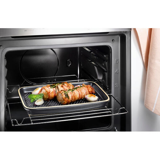 Dankzij de keramische structuur met 3 mm hoog reliëf ligt uw eten niet ongezond in uitlopend vet. Gegrild vlees op een RÖMERTOPF® BBQ-grillplaat in de oven