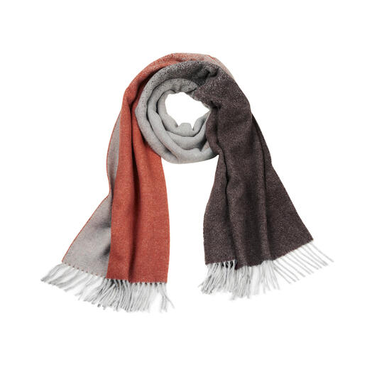 Jacquard-sjaal in rood- en grijstinten op een witte achtergrond.