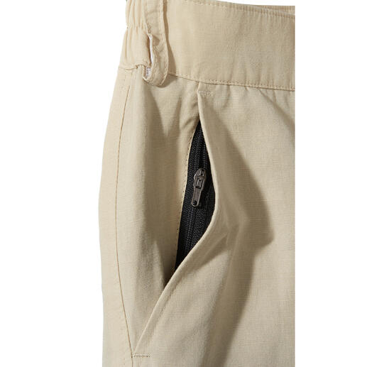 beige Detail van de zak van de beige Tencel™-shorts.