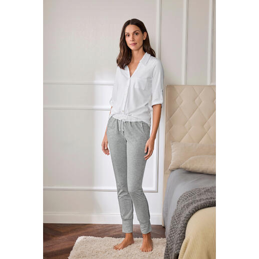 Casual pyjama De nieuwe generatie pyjama’s: clean, modern en in een casual athleisure-stijl.