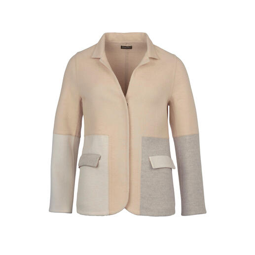 Colourblock-blazer van alpaca      Donszacht en warm als een tricotblazer, maar toch veel eleganter, vormvaster en perfect zittend.