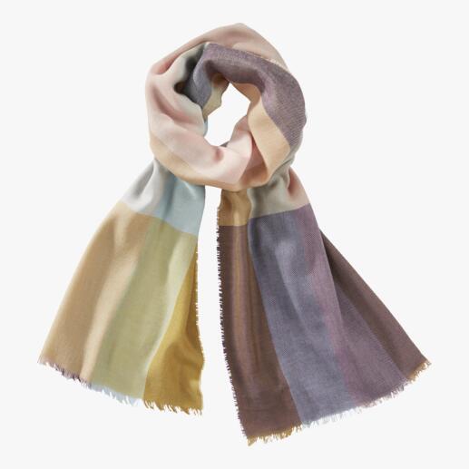 Lochcarron chique sjaal van natuurvezels Drie voortreffelijke natuurvezels, gecombineerd in een luxueuze sjaal. Merinoswol, zijde en kasjmier.