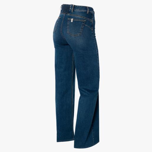 Achteraanzicht van een jeans met wijde pijpen