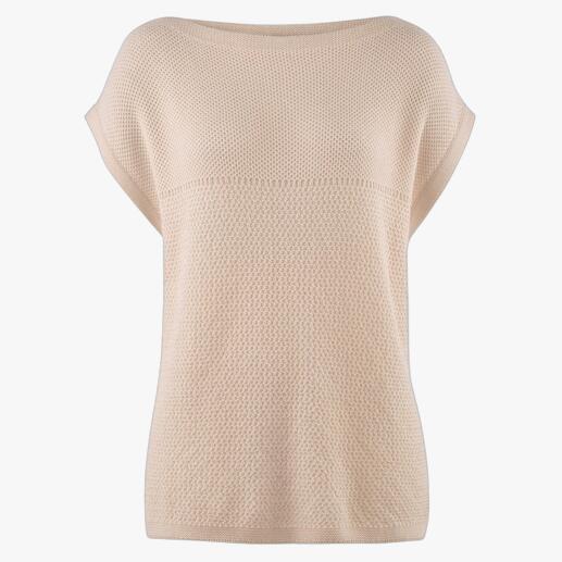Lichtbeige zomer gebreide top met wijde hals.