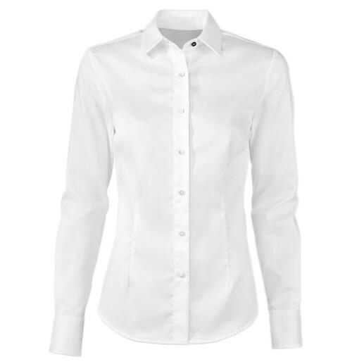 QuickClean-blouse Deze blouse is bestand tegen vlekken – en toch gemaakt van zacht, ademend katoen.