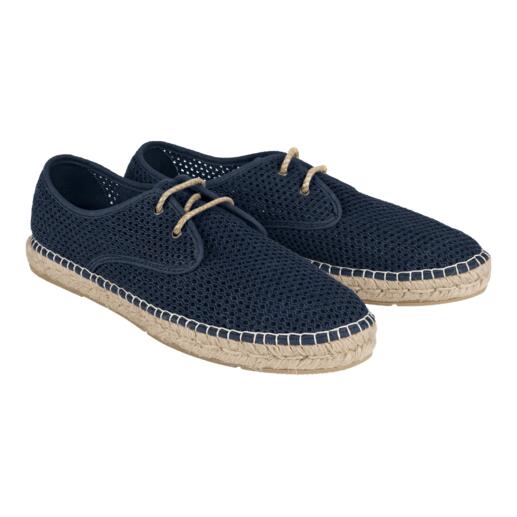 Donkerblauwe mesh-zomerschoen met jute zool, zijaanzicht.
