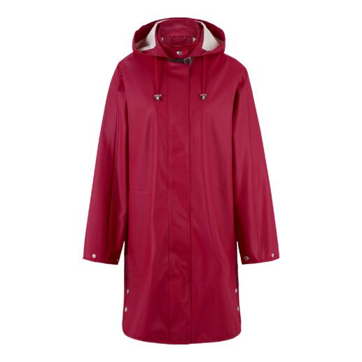 Ilse Jacobsen Red Raincoat      Functionaliteit en stijl perfect gecombineerd – Deens design van Ilse Jacobsen.