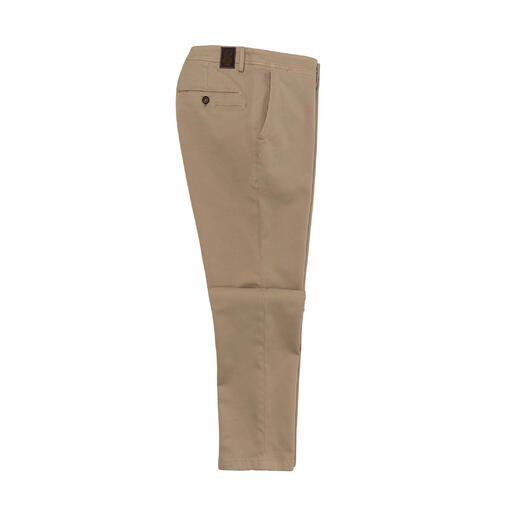 g1920 Cavalry twill broek in beige op een witte achtergrond.