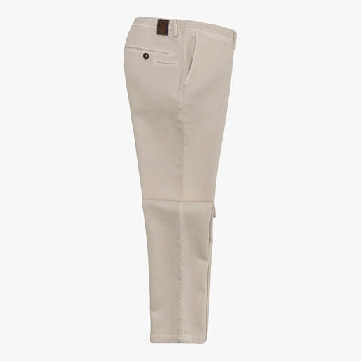 g1920 broek van cavalerie-keperstof Dicht geweven. Heerlijk flexibel. En gaat veel langer mee dan gangbare broeken van keperstof.