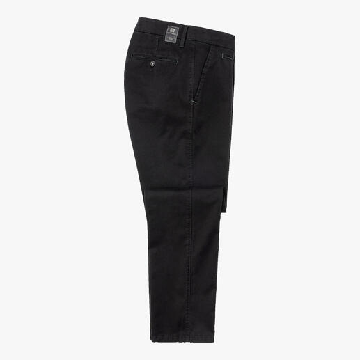 Perma Black-chino Eindelijk een chino die echt kleurvast is. Was na was.