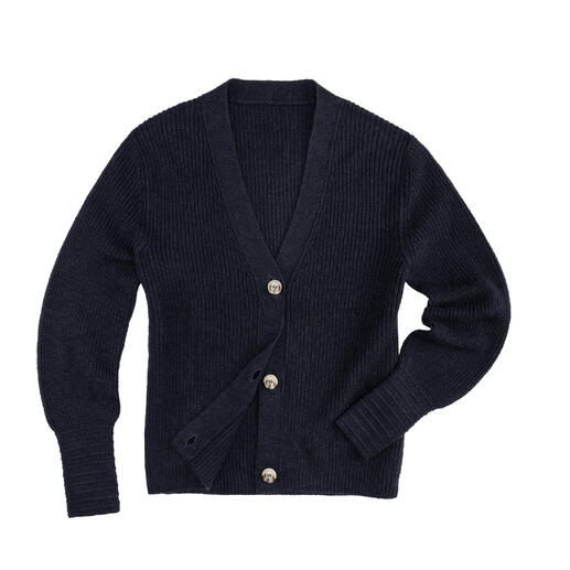 Cardigan in donkere kleur, open en casual gedrapeerd.