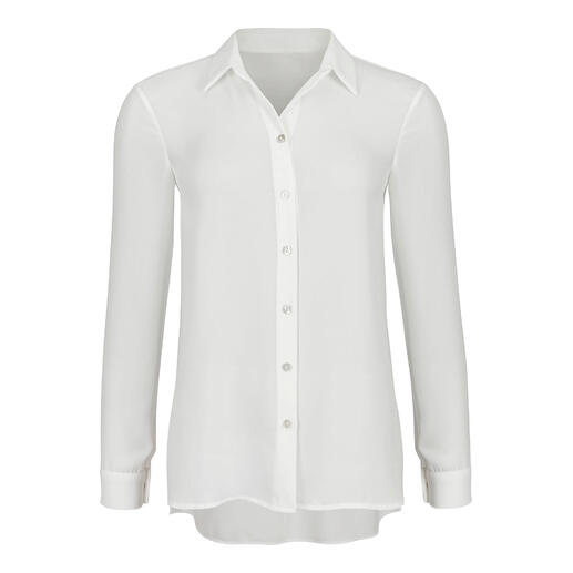 Witte blouse met knopenrij, lange pasvorm en elegante mouwen.
