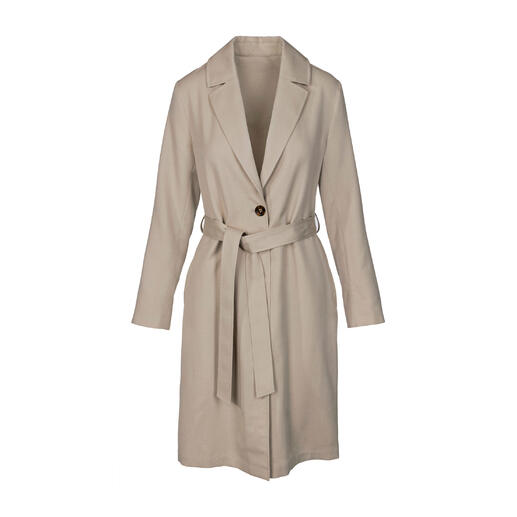 Beige alpacka-zijde jas met riem en knop, voorkant.
