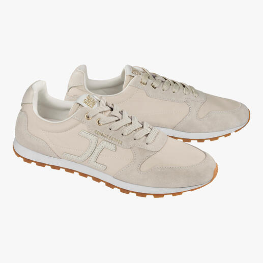 Candice Cooper ultralight sneakers Heerlijk licht, luchtig en ook nog eens stijlvol elegant: de chique ultralight sneakers van Candice Cooper.