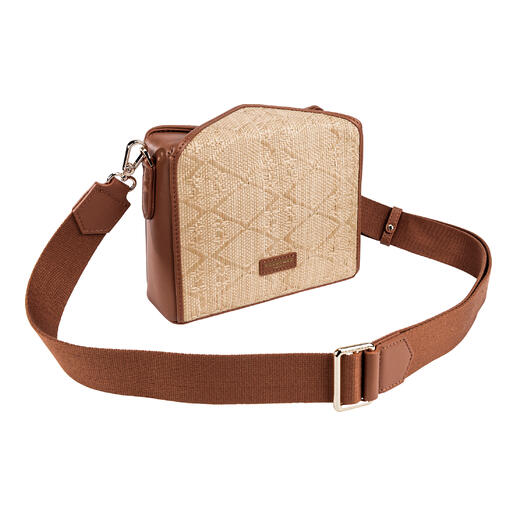 Combinatie van bruine raffia boxy tas en een kleine binnenzak.