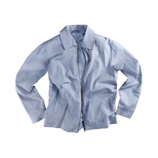 Lichtblauwe blouson van linnen en lyocell, plat liggend.