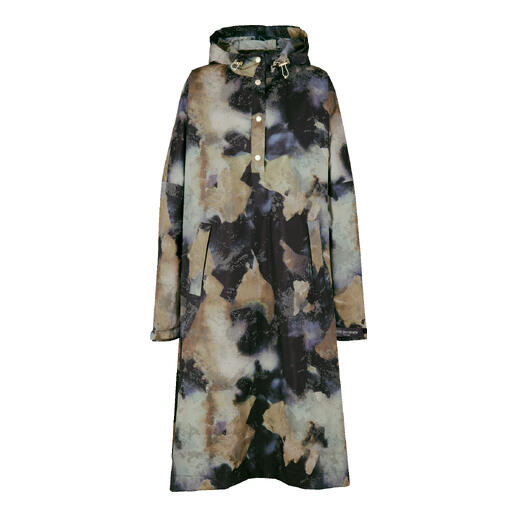 Ilse Jacobsen design regenponcho in verschillende kleuren op een kledinghanger