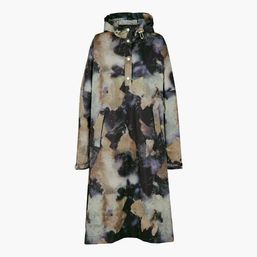Ilse Jacobsen design regenponcho in verschillende kleuren op een kledinghanger