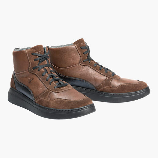 Bruine OCONI wintersneaker met veters en voering, zijaanzicht, maat 41