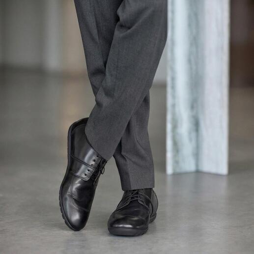 Franz Gustav comfort zakelijke schoen in zwart, detailopname van een man.