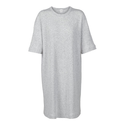 Grijs big shirt zonder mouwen op een witte achtergrond