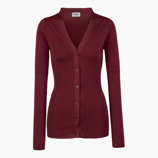 Rode cardigan met V-hals en knopen.