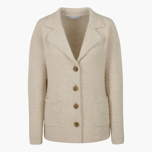 Fluffy gebreid blazer in ecru met knopen en zakken.