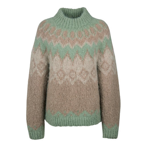 Granny noorsweater in natuurkleuren van voren