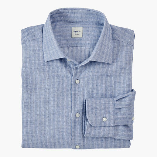 Lichtblauw gestreept jacquard shirt met opgerolde mouw.