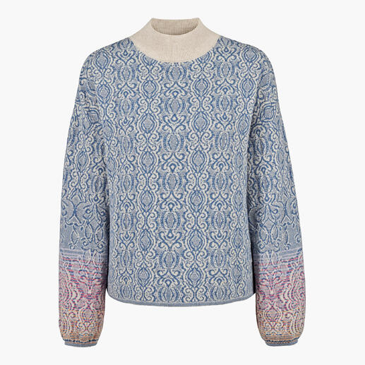 Blauw gemusterde IVKO Ornament trui van zacht materiaal met lange mouwen.