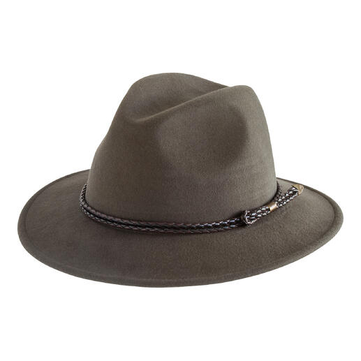 Een khaki wollen vilten hoed met een gevlochten koord.