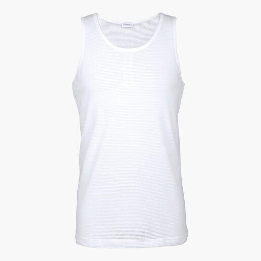 Witte mesh tanktop zonder mouwen op een witte achtergrond.