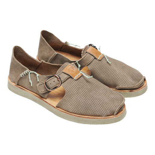 Satorisan sneaker-sandaal in bruin, vooraanzicht.