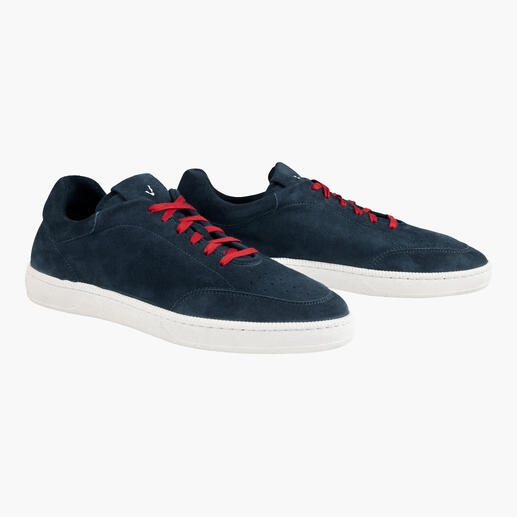 Navy blauwe zomersneakers in maat 41 met rode veters.