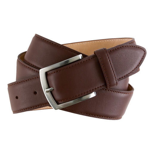 Luxe leren riem in kastanjebruin met een smal ontwerp.