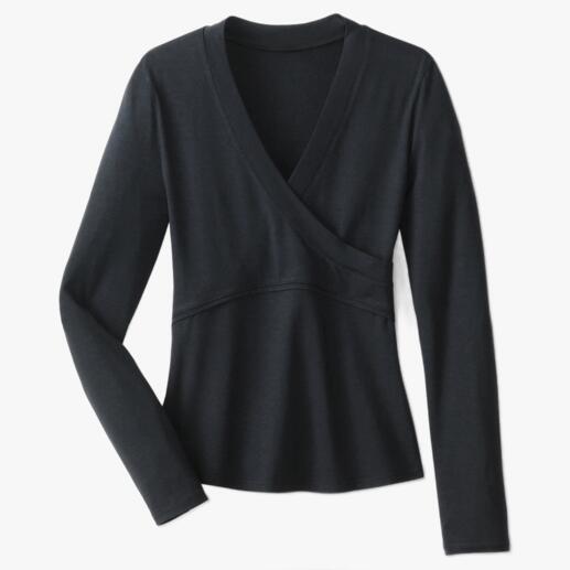 ‘Overslag’-blouse, lange mouw Eindelijk een overslagblouse die perfect zit. Het geheim: een optisch overslageffect–zonder hinderlijke banden