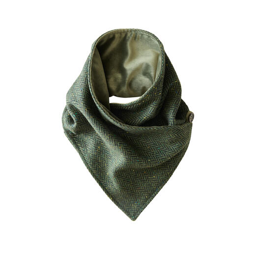 Celtic Tweed Snood-sjaal in olijfgroen, gepresenteerd in een stijlvolle en open vorm.