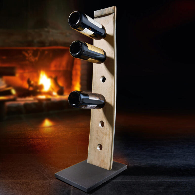 Wijnrek van wijnvaten, rustiek en praktisch voor het opslaan van flessen.