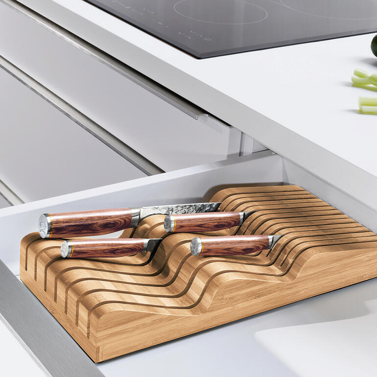 Robert Welch® messenhouder met hoogwaardige messen in de lade.