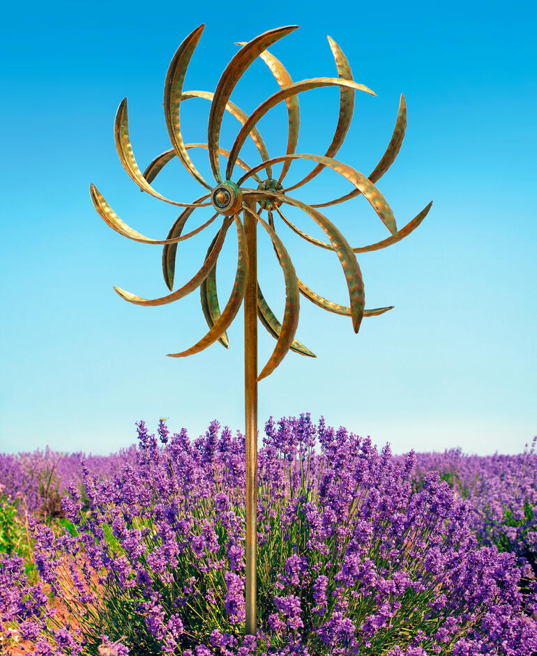 Windspel Duett, gouden ontwerp voor een paarse lavendelveld