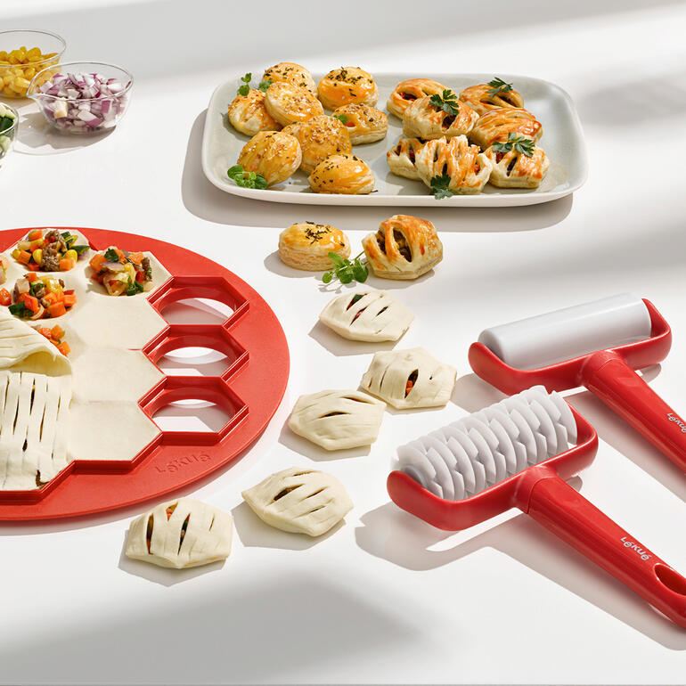 Drie-delig mini-pie bakset met vormen en accessoires.