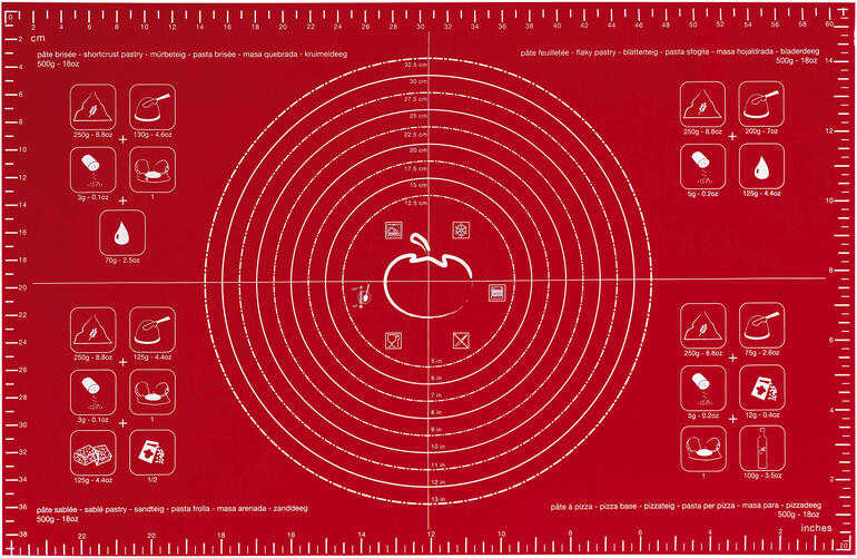 Uitrolmat van silicone Rode silicone deegroller met maatverdelingen.