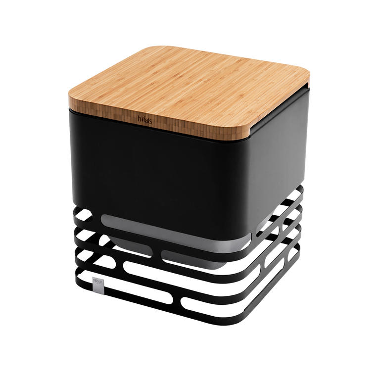 Met de apart te bestellen plank van bamboehout verandert u de cube in een praktische kruk of bijzettafeltje. Vuurkorf met houten deksel en moderne ontwerpstructuur.