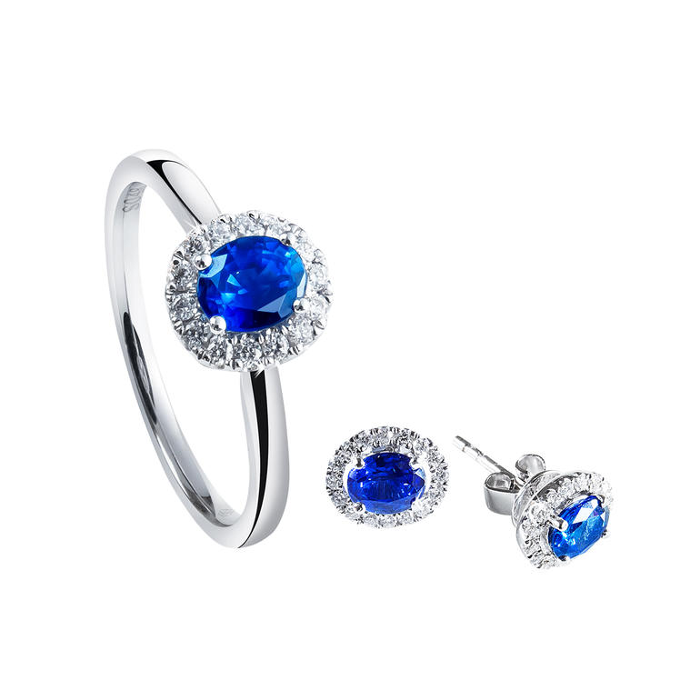 Ring of Oorstekers met saffier Saffieren ring en oorbellen in witgoud met blauwe stenen