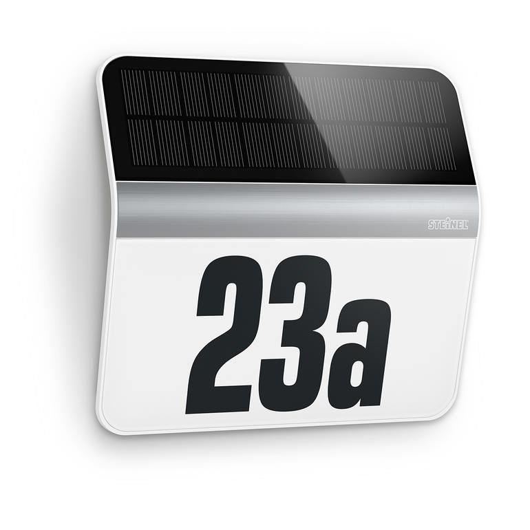 Huisnummerlamp XSolar Zonne-energie huisnummerlamp met het nummer 23a.