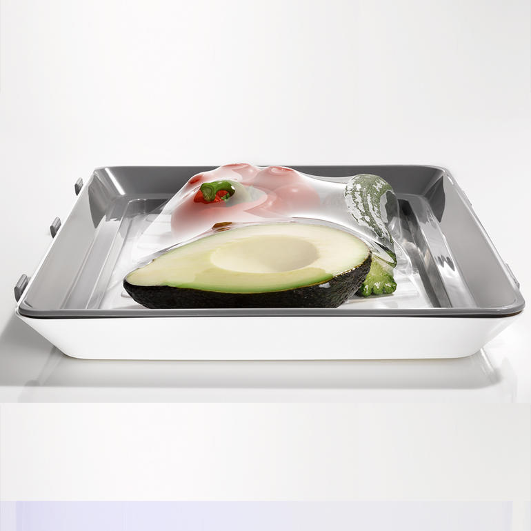 Click & Fresh-vershoudbakje, set van 2 Click & Fresh vershoudschaal met een gehalveerde avocado